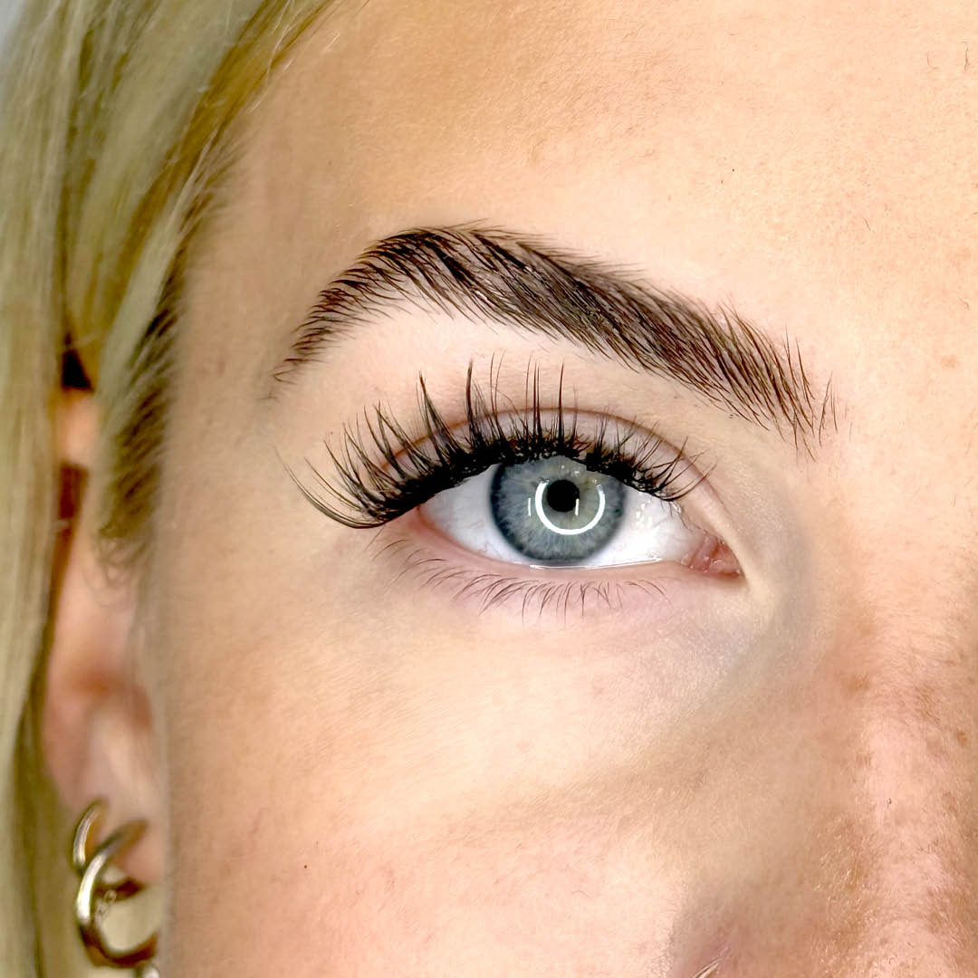 Miss Wispy Cluster Lashes - Dream Wave - 182 DIY Cluster lashes False Eyelashes ONE V SALON