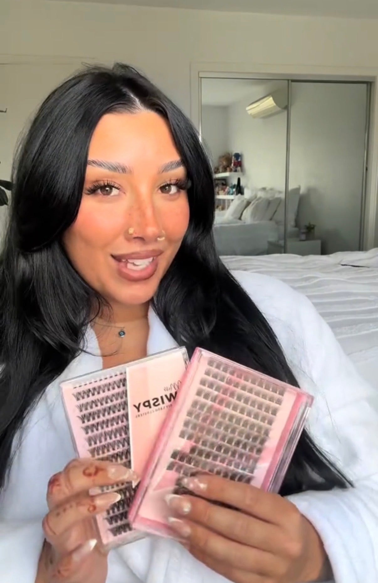 Luxe 3D Flawless -Glam Volume - 154 DIY Cluster Lashes with Bond & Seal Kit False Eyelashes ONE V SALON